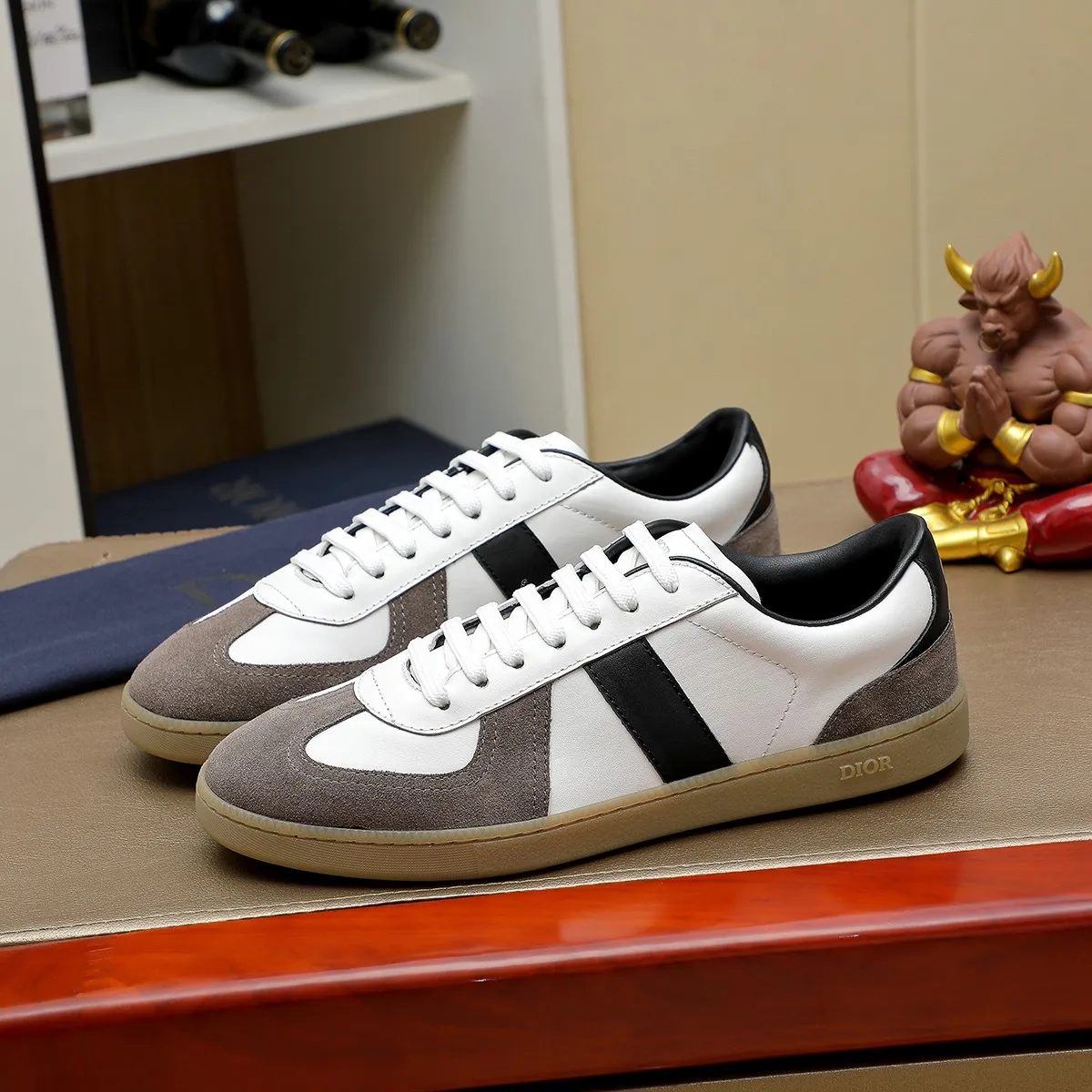 Men's clothing and shoes 💰540 💰🔥[Dior] High-end top-notch 🔝 purchasing agent 🔍🔍The latest 🇺🇸 counters are on sale simultaneously, original Italian calfskin (high-end, extravagance, and grade) with exquisite workmanship (cowhide Inner lining) Sole: Original sole provided by the original factory ⚠️Outsole. Comfortable, wear-resistant, non-slip, real-life photo🎬The real thing is more beautiful🔍Color: 4 colors available💕💕Number of yards: 39-44...